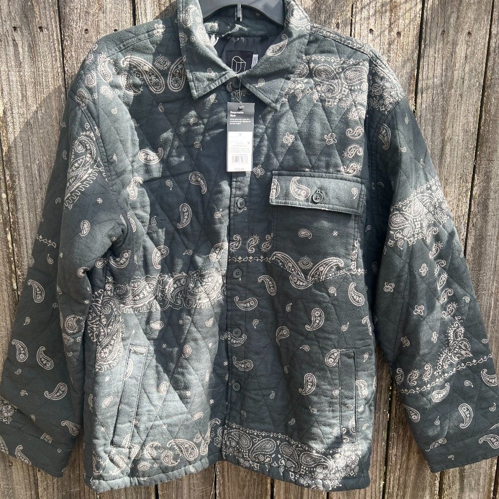 Men's Long Sleeve Shirt.  Front Button Down